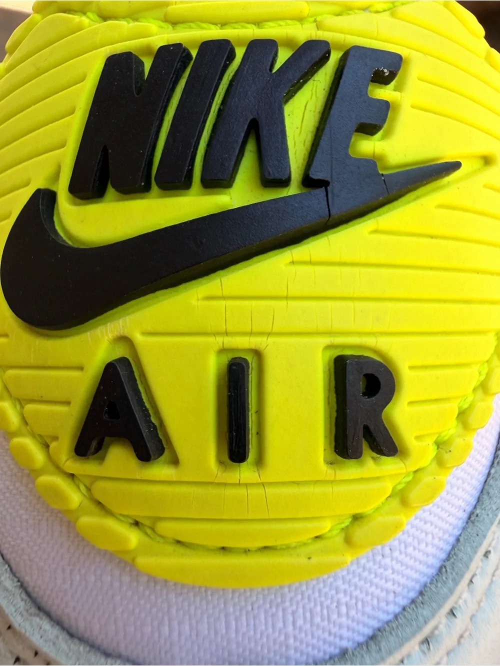 Women’s Nike Air Max 90